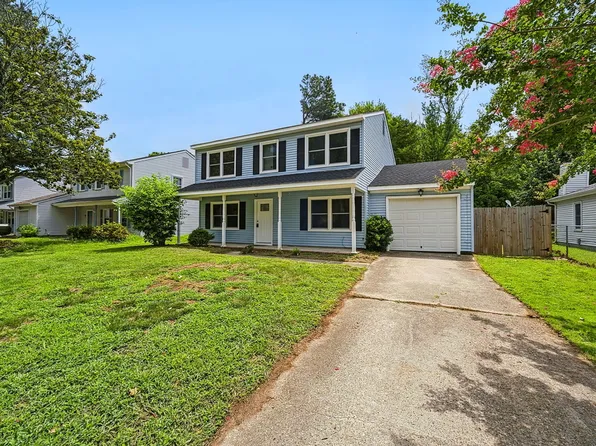 17 Sandy Lake Dr, Hampton, VA 23666