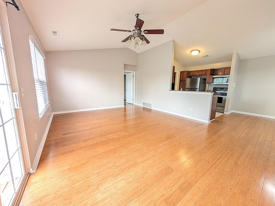 43120 Pendleton Cir, photo 16