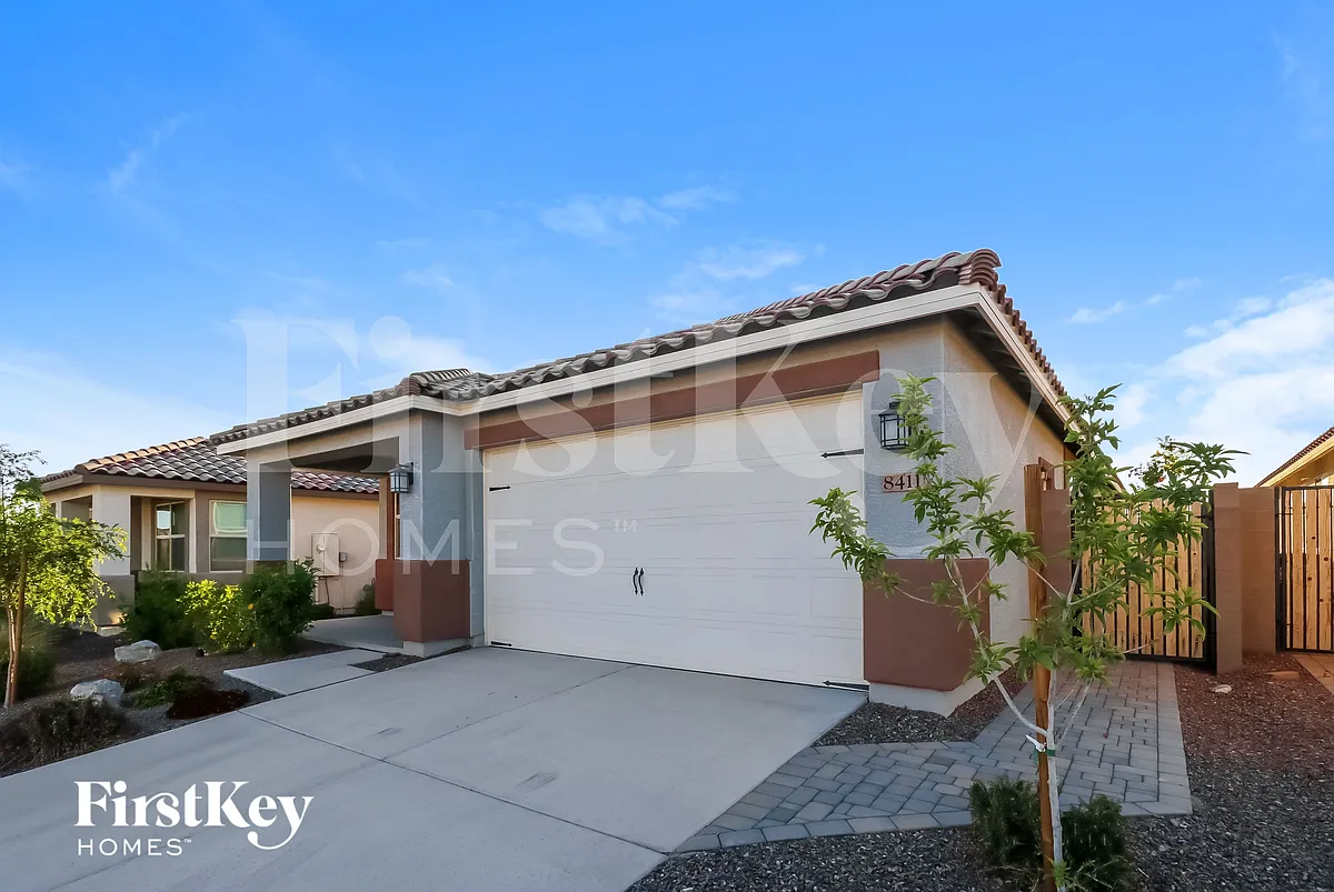 Building Photo - 8411 S 164th Dr