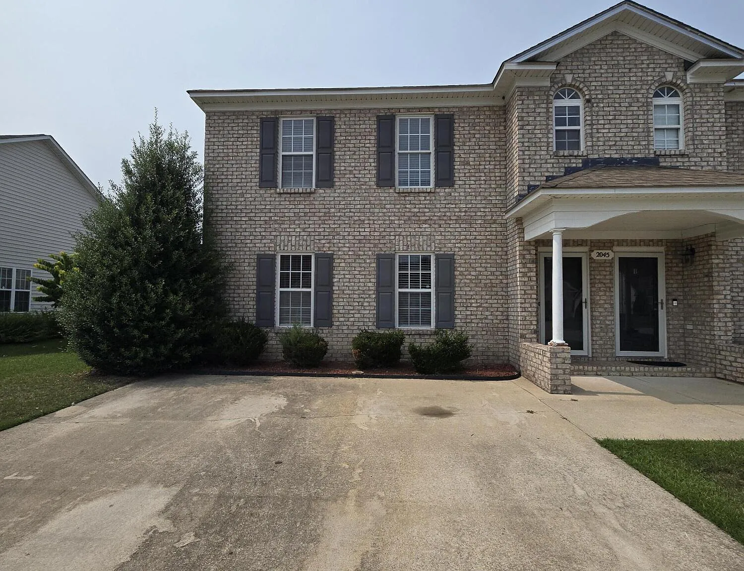 3 bed, 2.5 bath, 1716 sqft, $1,600 — Photo 1