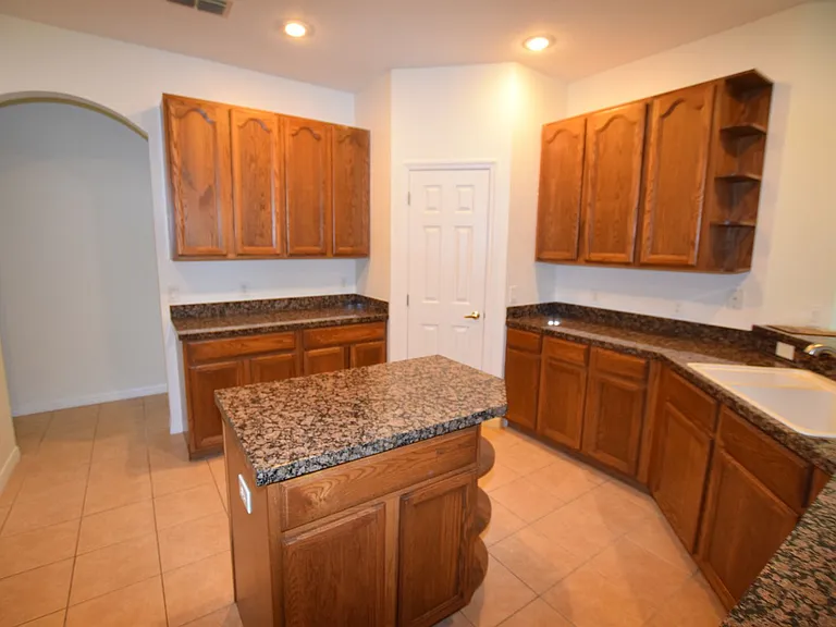 2604 Lutza Way — Photo 23