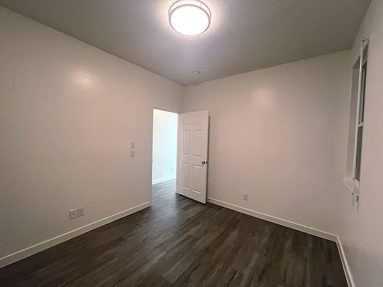 1533 Franklin Ln — Photo 47