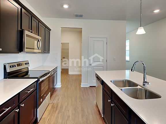 3rd image of 1126 Walden Pond Dr