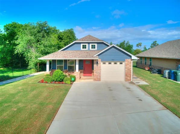 201 N Walnut St, Edmond, OK 73003