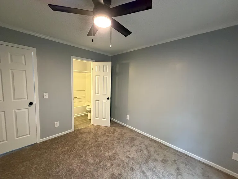 31 Canterbury Ct — Photo 28