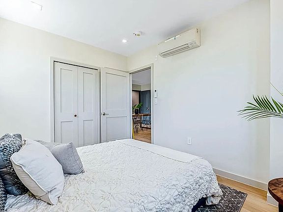 3rd image of 51-24 Roosevelt Ave #604
