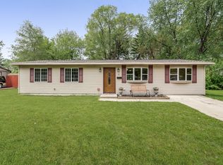 70 Sierra Rd, Montgomery, IL 60538