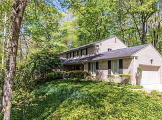 5100 Scenic Dr, Murrysville, PA