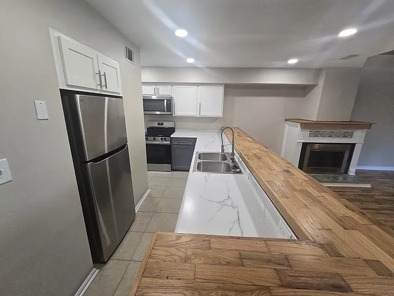1574 Three Lantern Ln — Photo 5