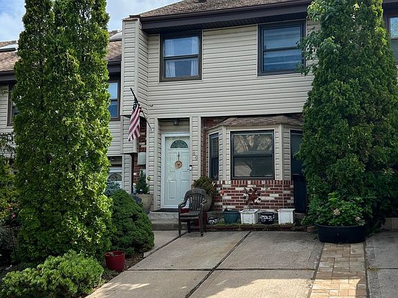 2nd image of 49 Hammock Ln