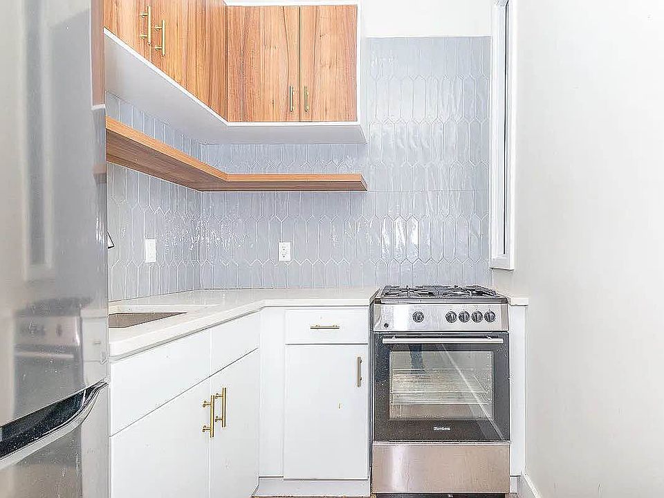 1st image of 492 Gates Ave #1F