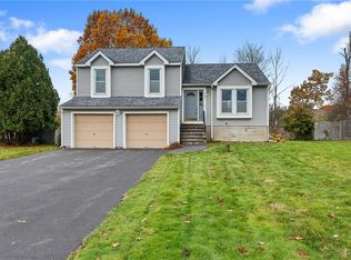 9501 Glengarriff Dr, Brewerton, NY 13029