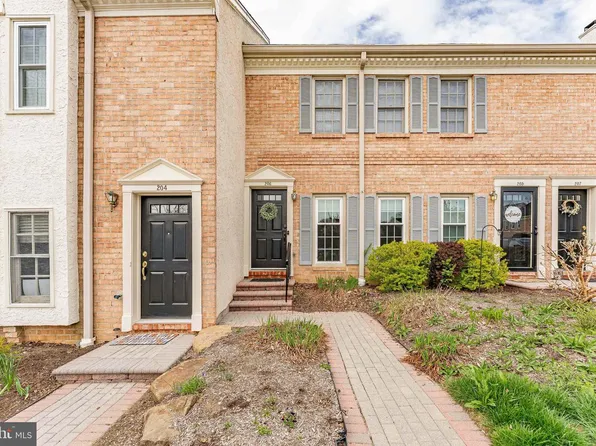 206 Everest Cir, West Chester, PA 19382