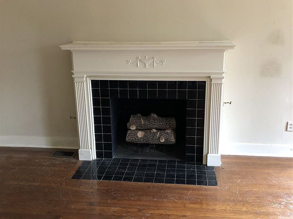 2nd image of 654 Eagle Ave
