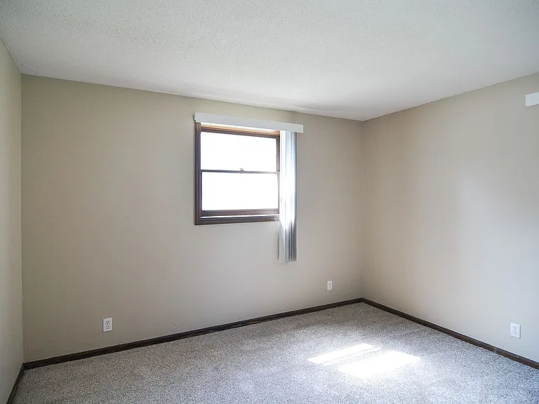 The Heights Apartments — Photo 24
