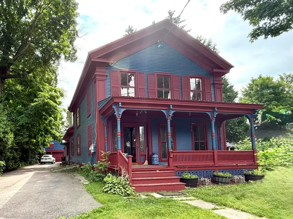 41 Park St, Malone, NY 12953