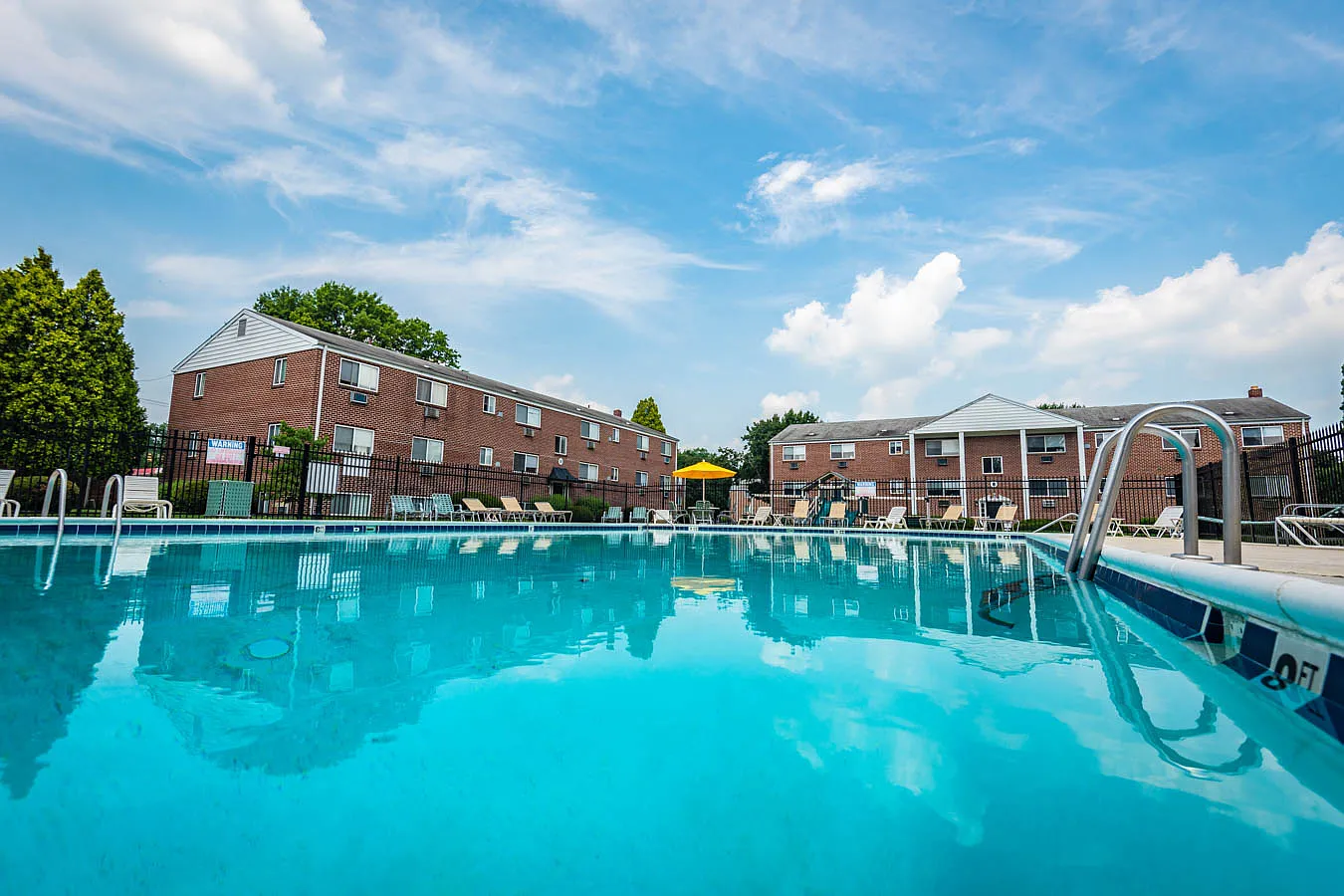 Sweetbriar Apartments — Photo 2
