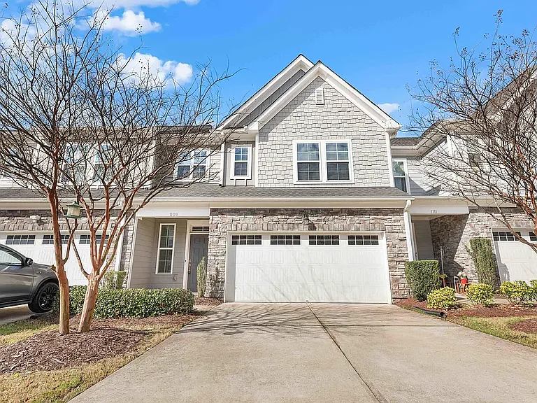 1109 Laurel Twist Rd — Photo 1
