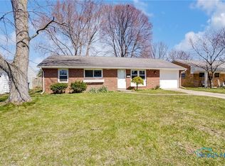 828 Maple Ln, Waterville, OH 43566