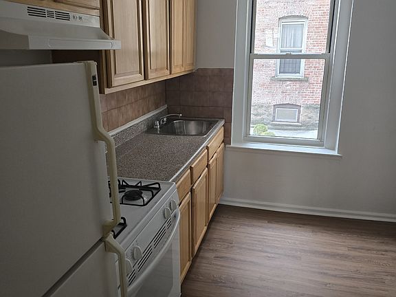 3rd image of 1704 E 15th St APT A2