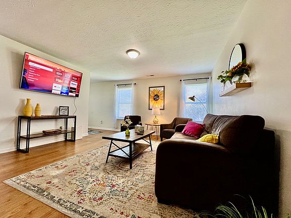 4th image of 105 Overbrook Dr
