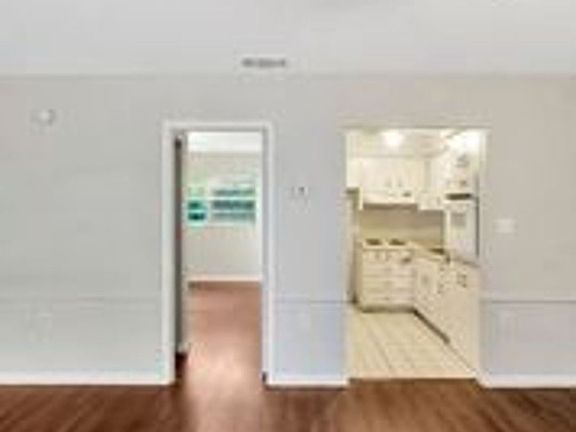 3rd image of 144 E Davis Blvd #3