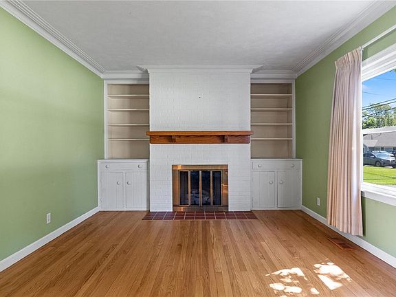 5th image of 557 Prairie Ave