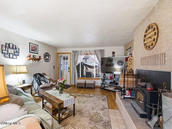 5th image of 43513 Riverview Dr