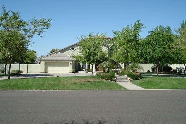 1st image of 2518 E Emerald Ave