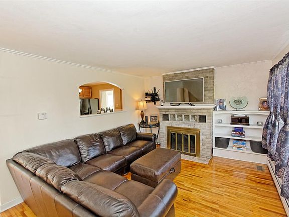 2nd image of 20 Sidney Ave