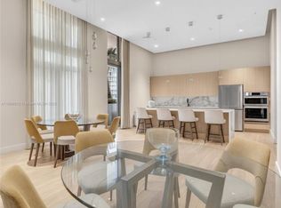 90 SW 3rd St #TOWNHOUSE 501, Miami, FL 33130
