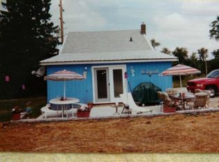 2411 E Angle Rd, Dakota, IL 61018