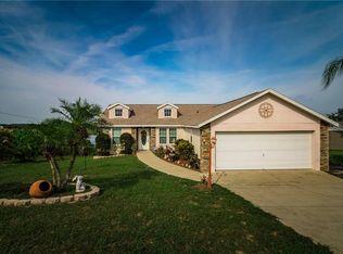 811 Lakeview Ave, Dundee, FL 33838