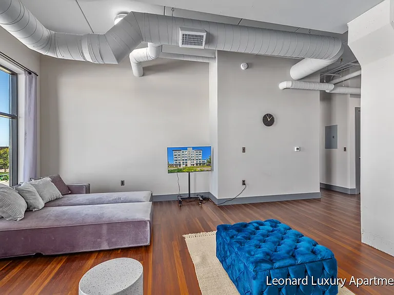 The Leonard Luxury Apartments — Photo 65