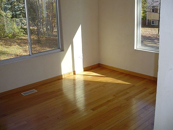 5th image of 1330 Knollwood Ave