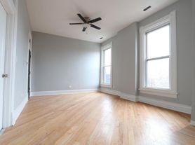 1942 S Carpenter St