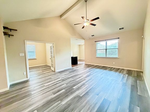 4th image of 308 Curt St
