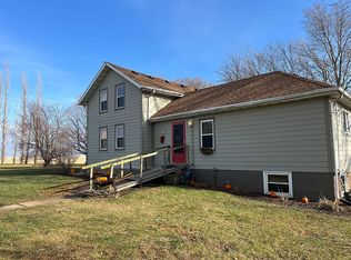 312 N 15th Rd, Lostant, IL 61334