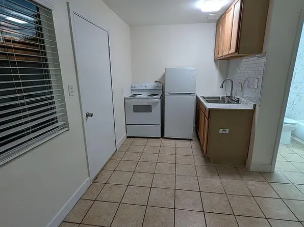 305 N 15th St #B, Las Vegas, NV 89101