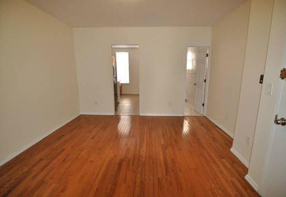 2nd image of 5207 Skillman Ave APT 1L