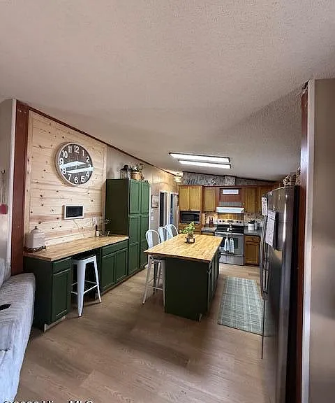 176 Old Fountain Rd — Photo 12