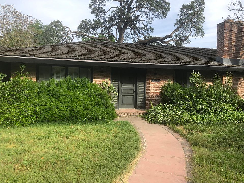 1st image of 2720 Idlewood Ln