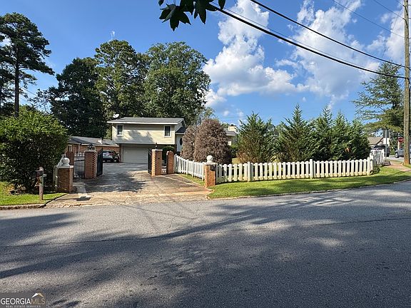 2nd image of 3912 Donaldson Dr