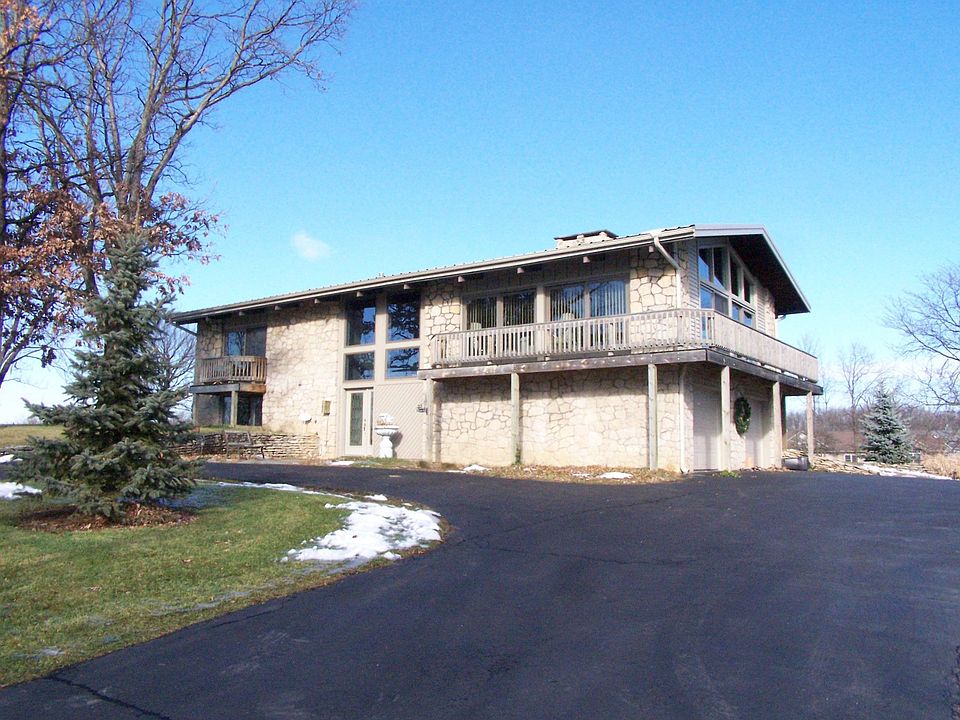 1st image of 3324 Thornhill Dr