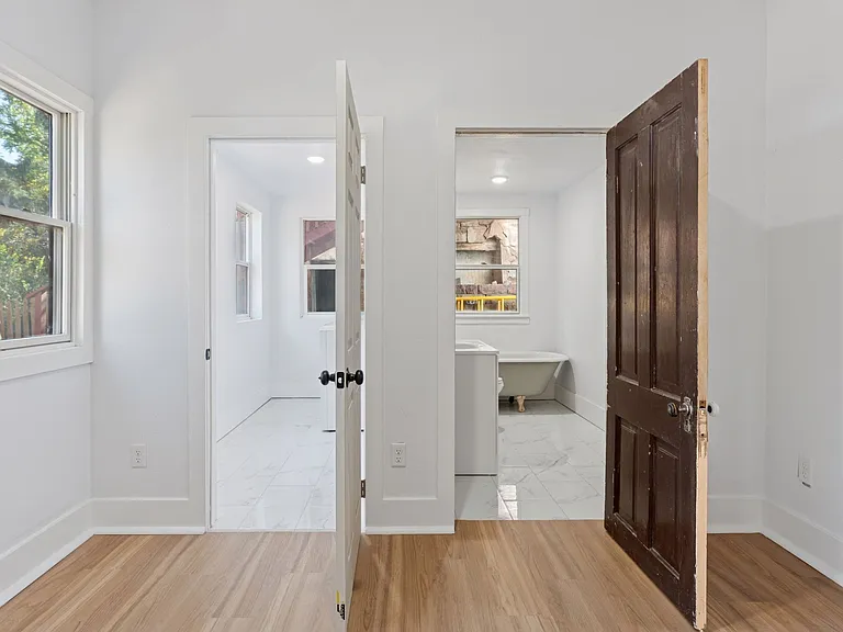 151 Ruxton Ave #B — Photo 13