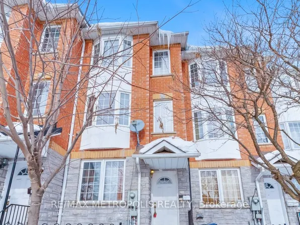 16B Gower St, Toronto, ON M4B 3P5