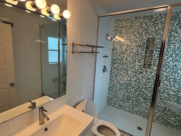 442 E Huisache Ave #A — Photo 13
