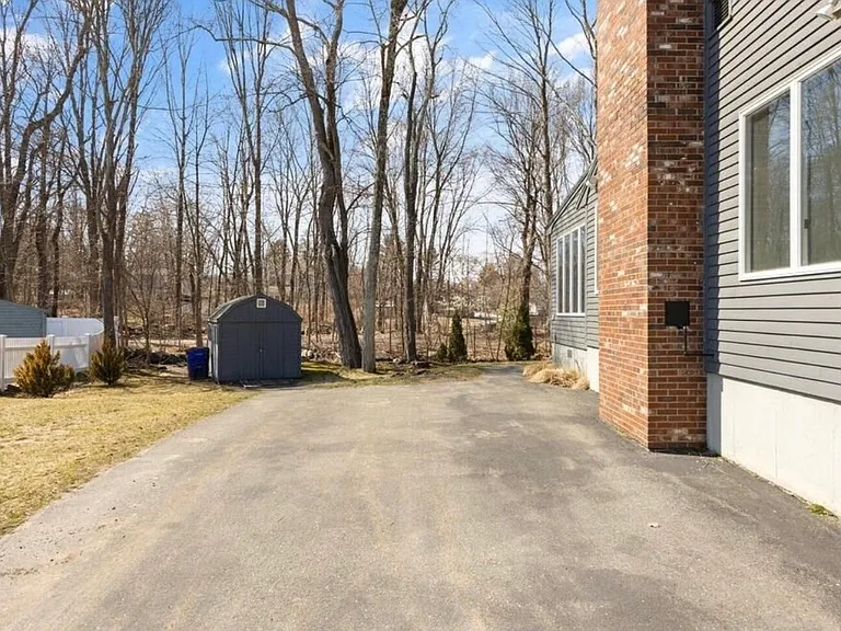 25 Brown St — Photo 32