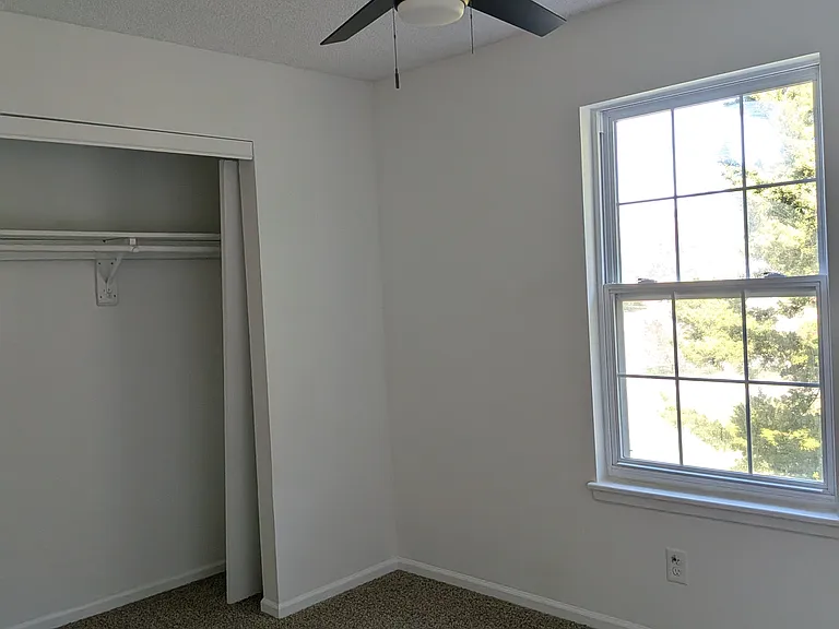 3910 Overland Cir — Photo 9