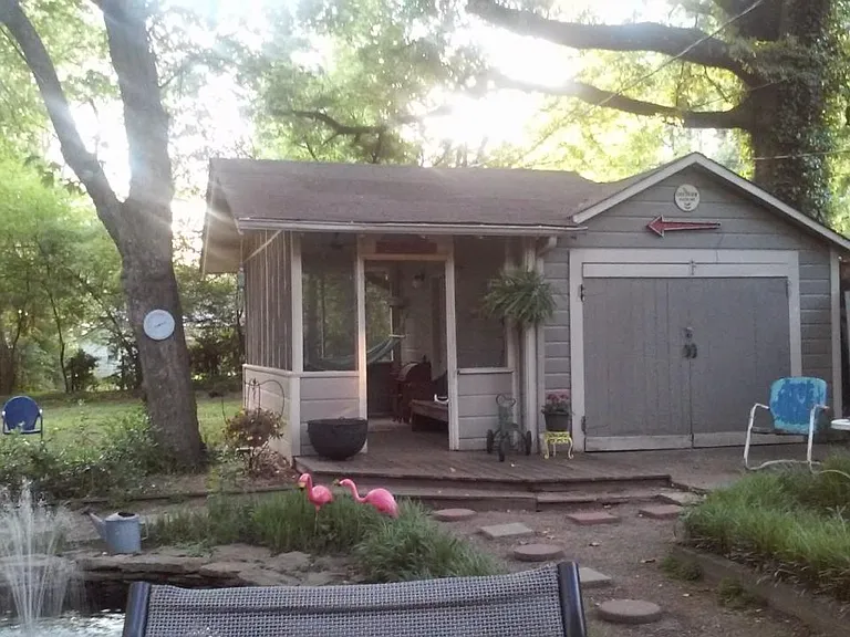 675 Loeb St — Photo 9